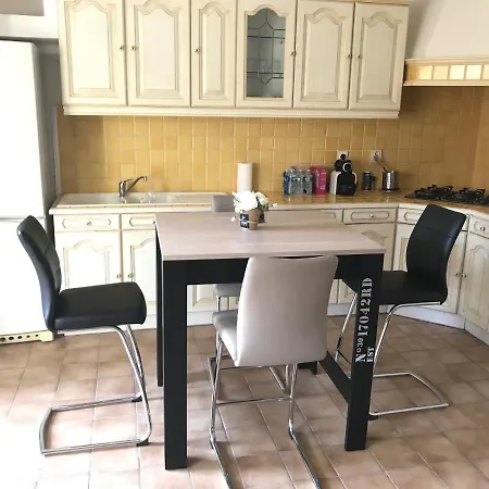 Chez Géraldine . Appartamento